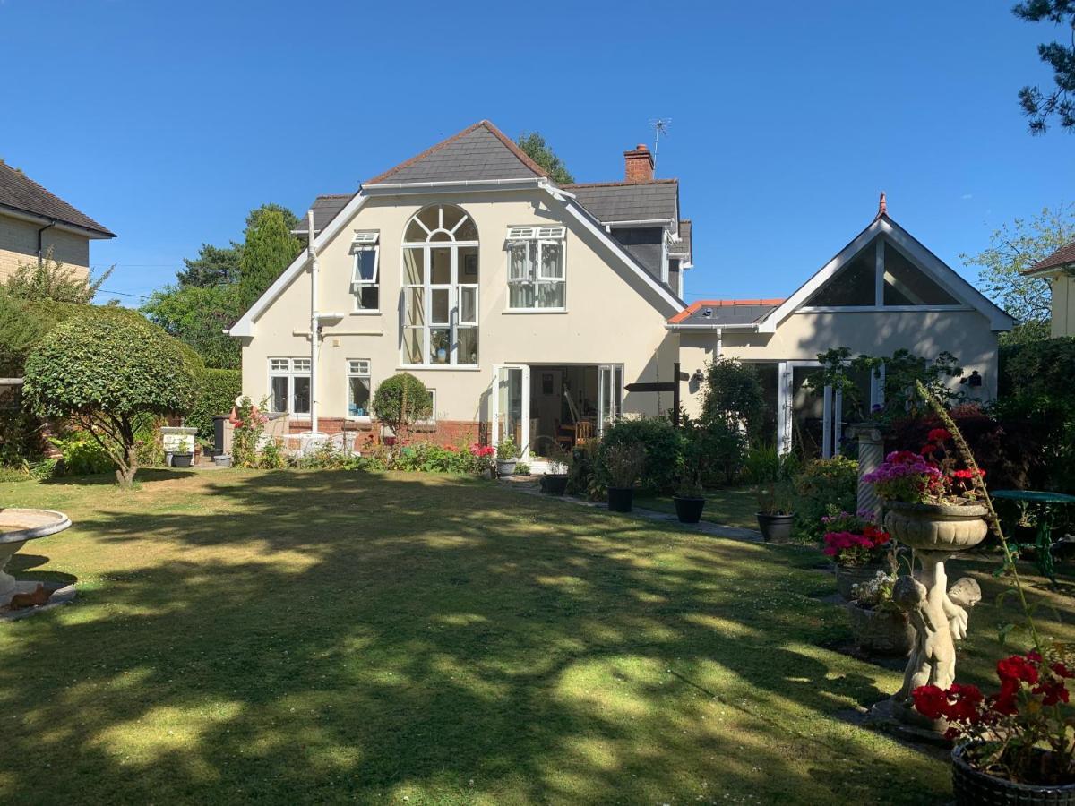 Heatherdene House Corfe Mullen Buitenkant foto
