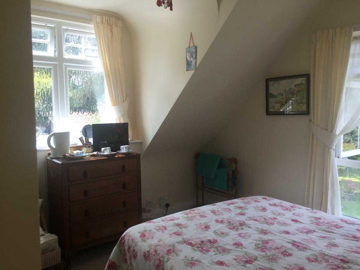 Heatherdene House Corfe Mullen Buitenkant foto
