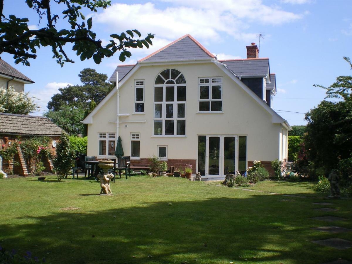 Heatherdene House Corfe Mullen Buitenkant foto