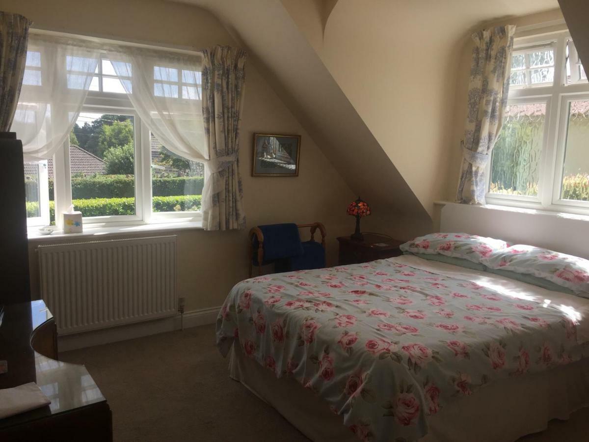 Heatherdene House Corfe Mullen Buitenkant foto